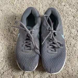 Nike Women’s Gray Sneakers
